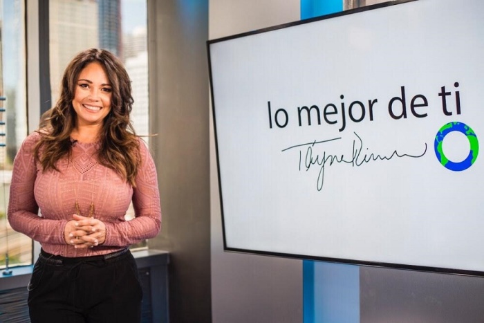 tayna-rivera-y-letrero